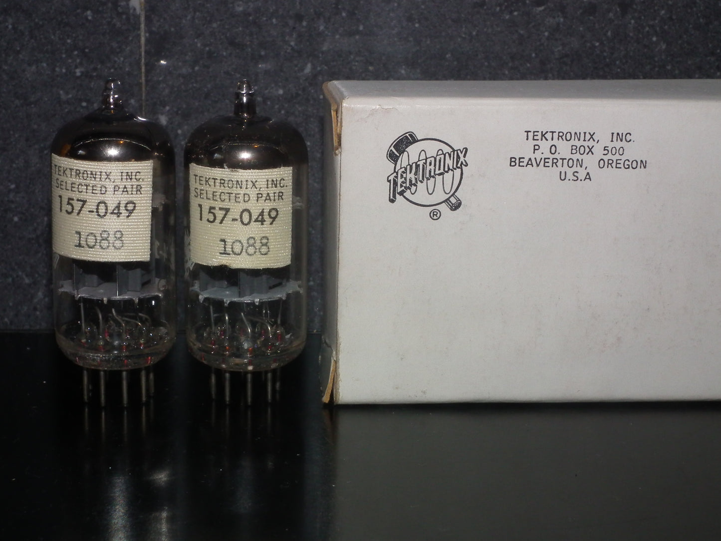 12AU7 Amperex ECC82 NOS Platinum Matched Pair Factory preselected (2 tubes)