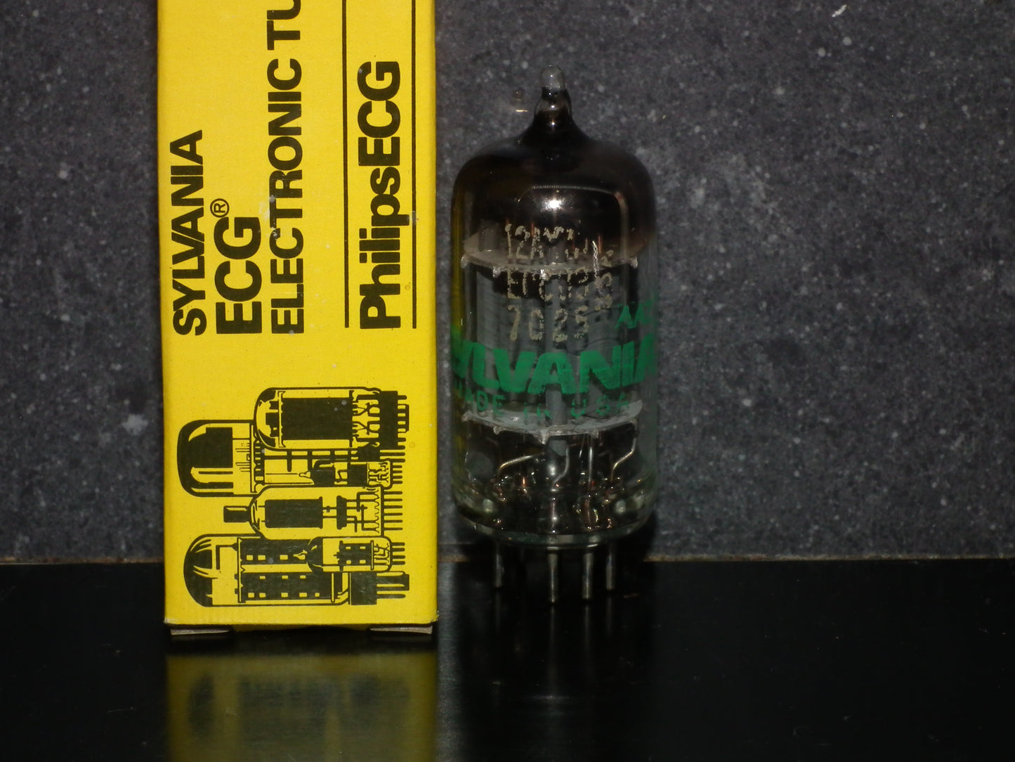 12AX7A Sylvania ECC83 7025 NOS NIB Long Anodes Single