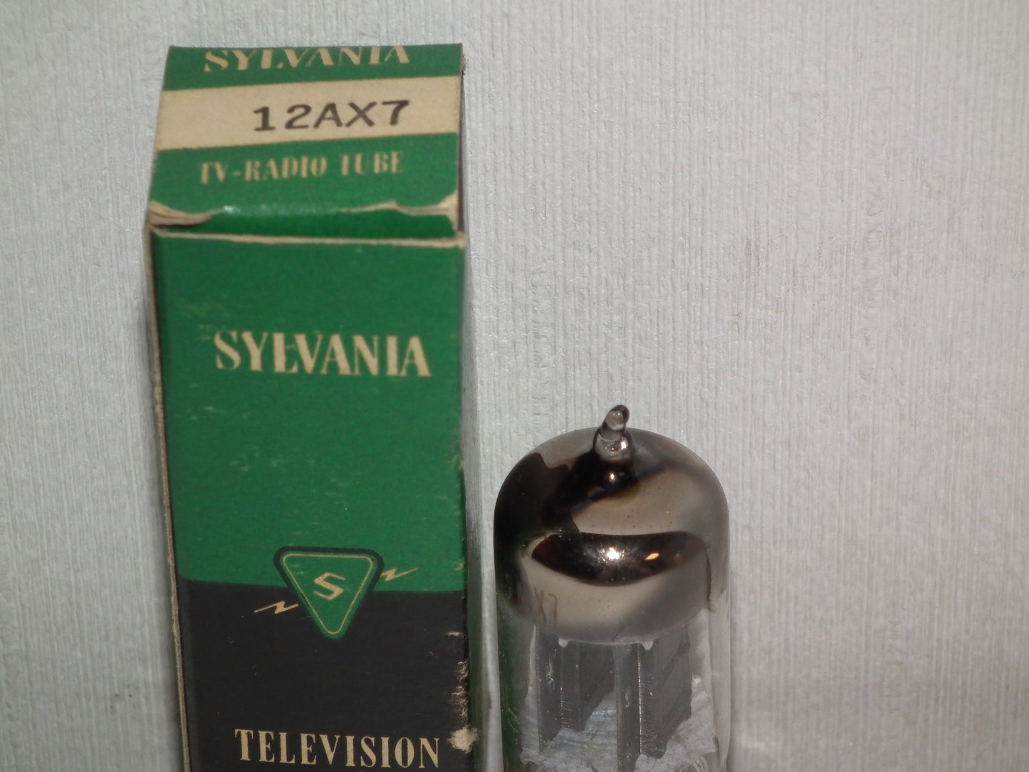 12AX7 Sylvania ECC83 NOS NIB Square Getter Long Black Anodes