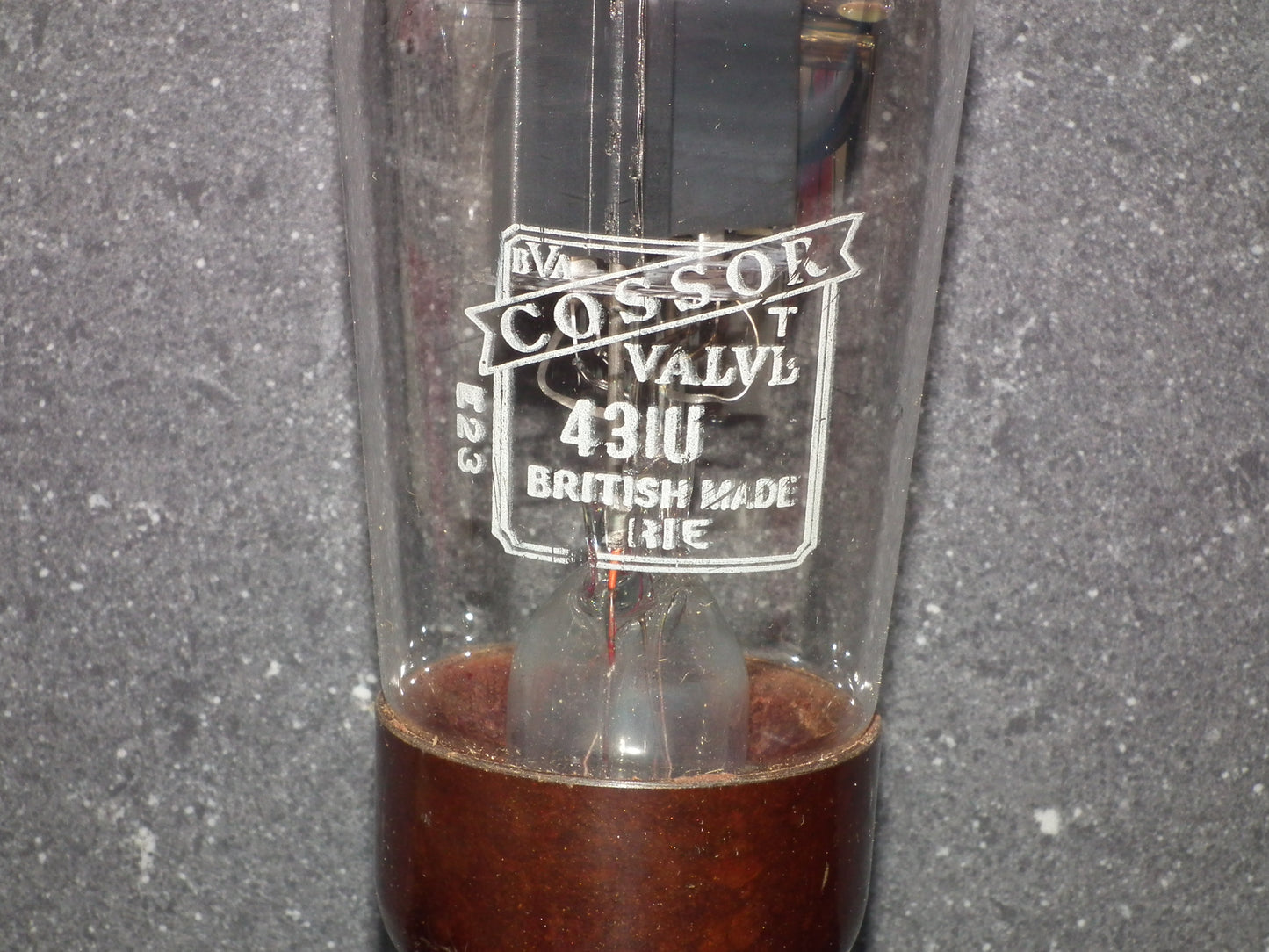 43IU Cossor 43-IU rectifier RARE Brown One Rib Base NOS NIB