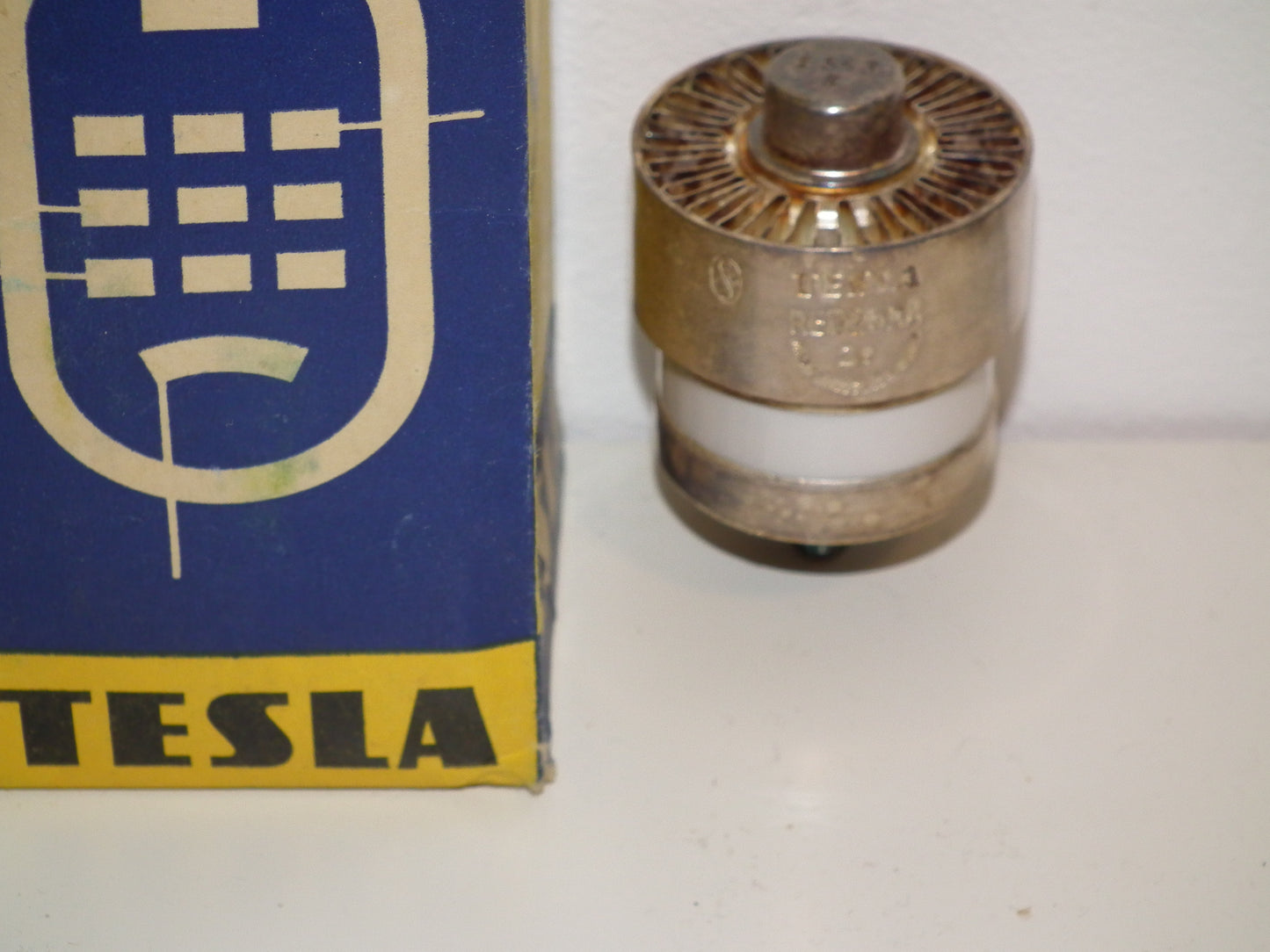 RE025XA TESLA NOS NIB 4CX250B Transmitting Tetrode Made in CZK