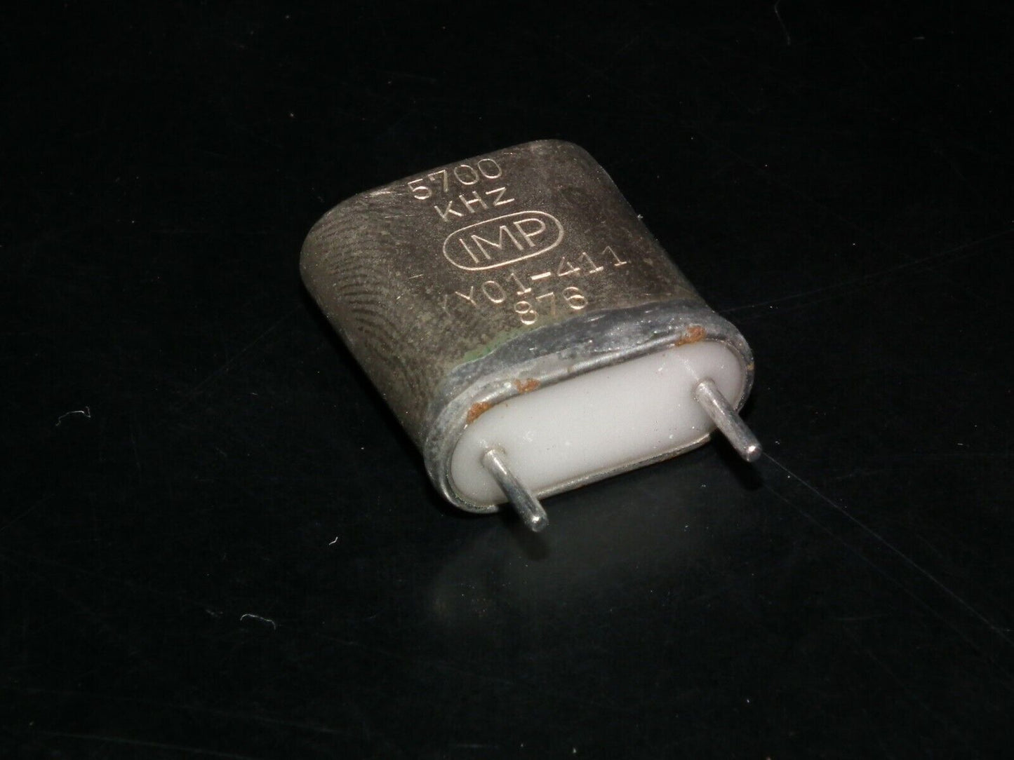 CRYSTAL - QUARTZ - 3700 KHz - 7300 KHz CR-18/U case 3.7MHz - 7.3 MHz Radio FREE