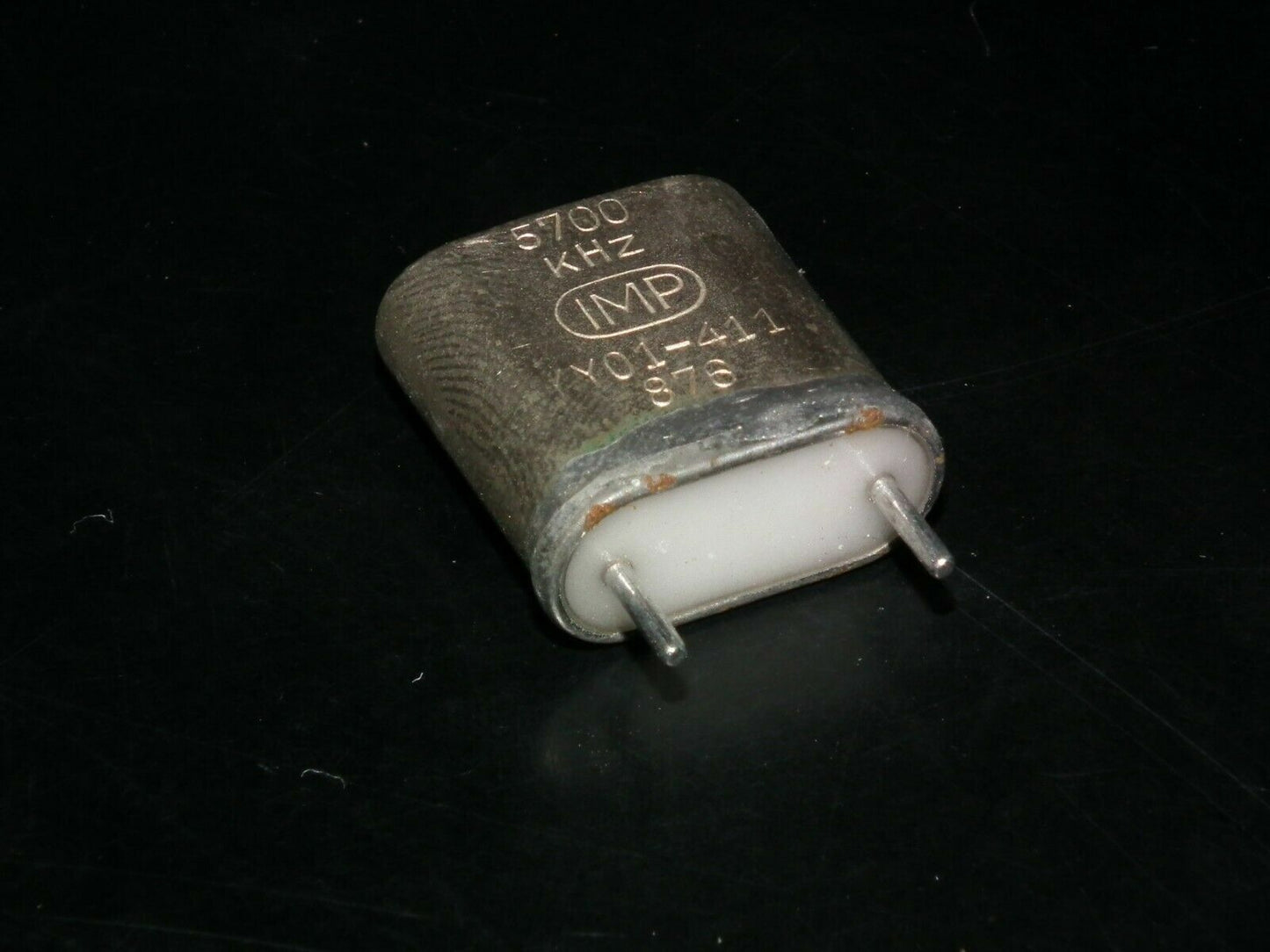 CRYSTAL - QUARTZ - 3700 KHz - 7300 KHz CR-18/U case 3.7MHz - 7.3 MHz Ham Radio