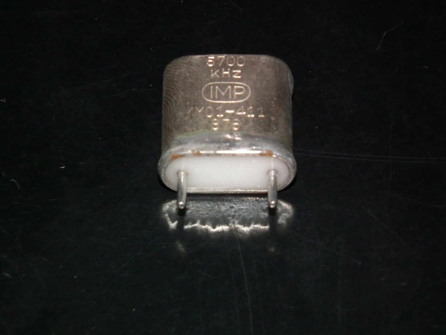CRYSTAL - QUARTZ - 3700 KHz - 7300 KHz CR-18/U case 3.7MHz - 7.3 MHz Radio FREE