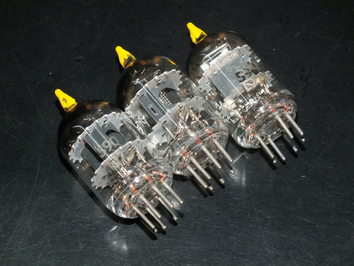 5654 Mullard Whyteleafe 1957 EF95 RARE YELLOW TIP Square Getter
