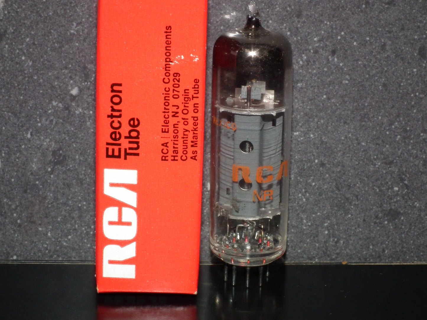 6GV8 RCA ECL85 NOS NIB (ECL805 sub)