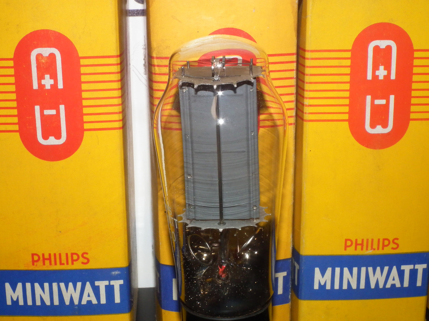 AZ50 Mullard Philips rectifier NOS NIB, dual OO getter, Blackburn 1963