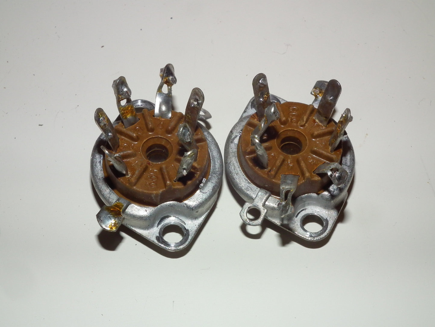 Genuine Chinch Miniatur Bakelite Socket Hi Quality EL95 EZ90 (2 pcs)