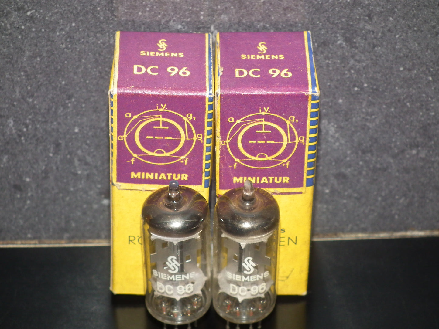 DC96 Siemens Battery Triode NOS NIB