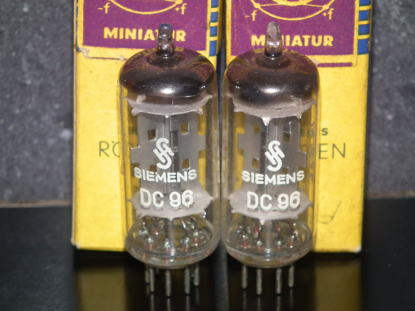 DC96 Siemens Battery Triode NOS NIB