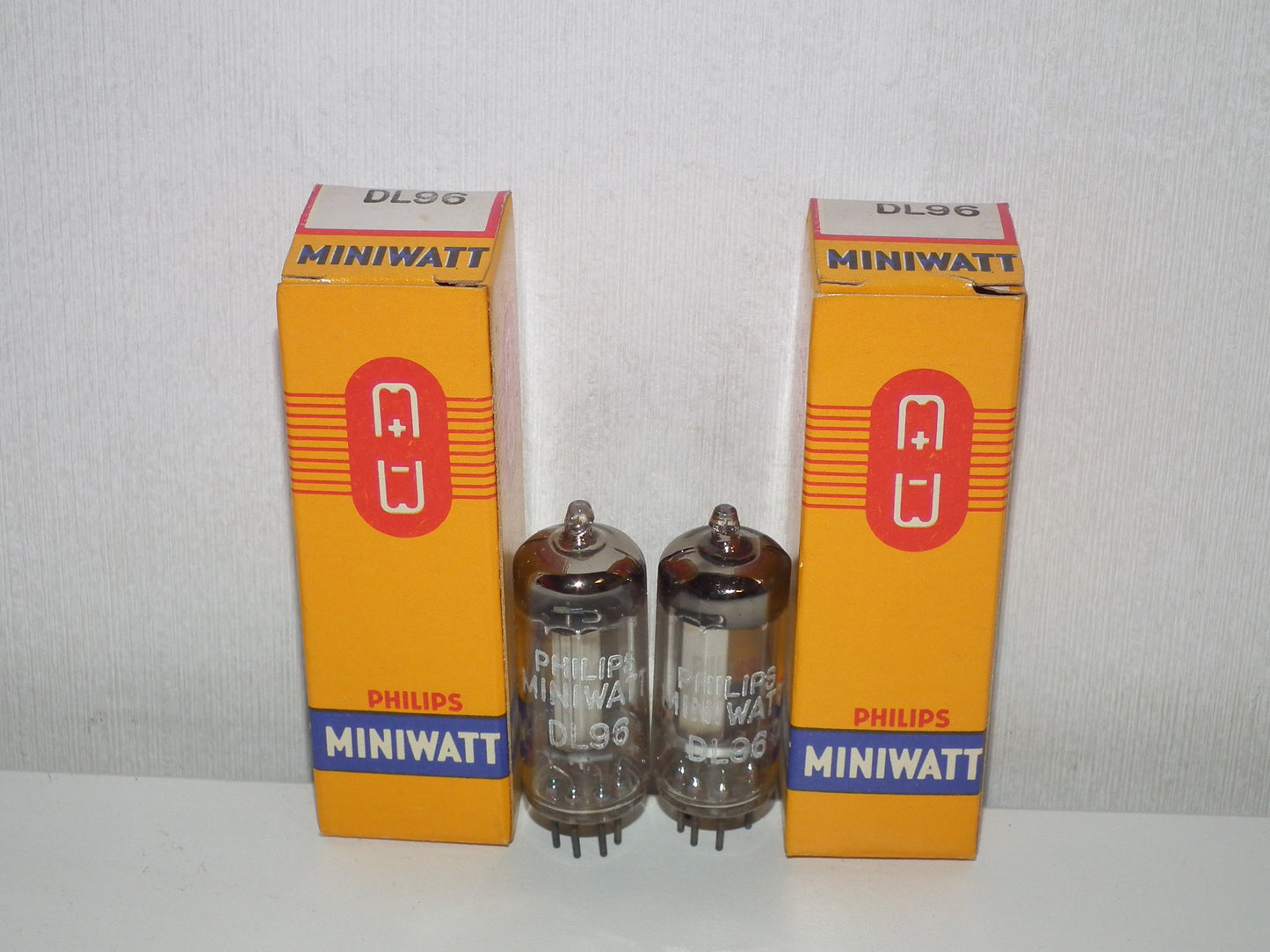 DL96 Philips NOS Platinum matched pair rare old type Valvo