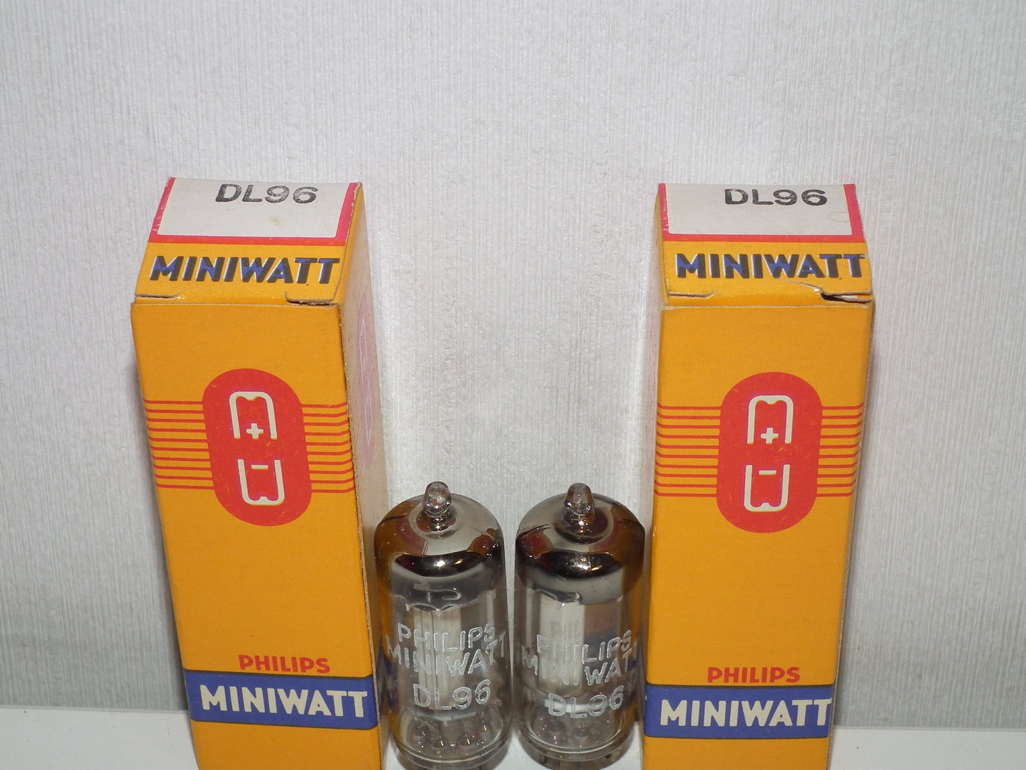 DL96 Philips NOS Platinum matched pair rare old type Valvo