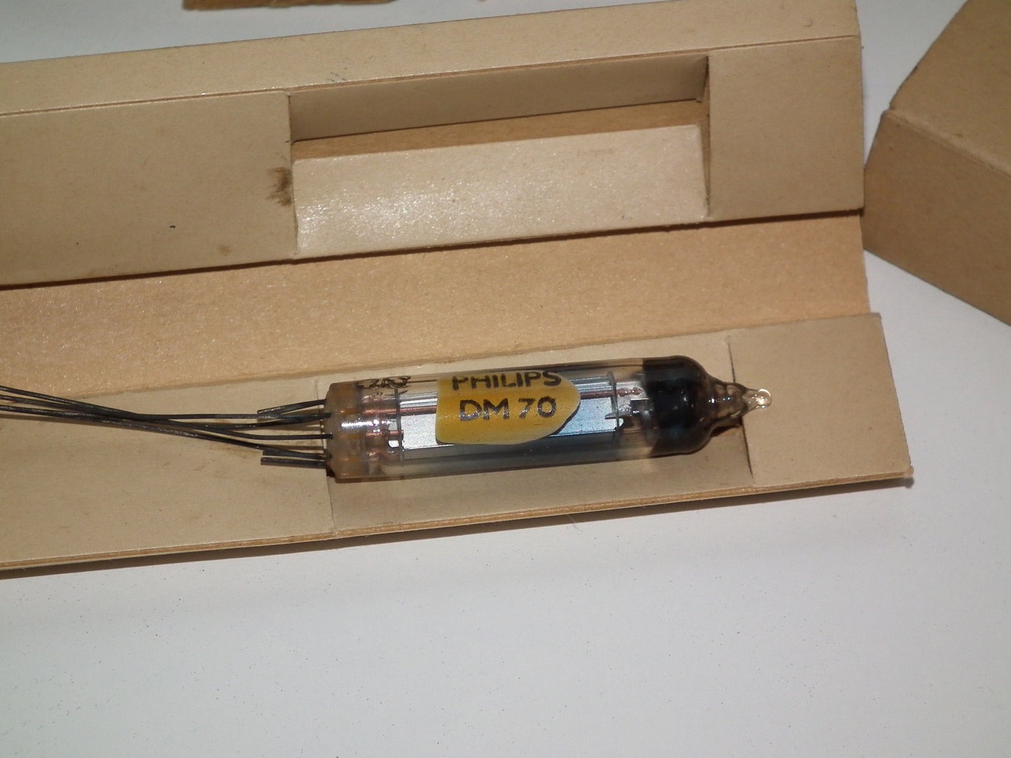 PHILIPS DM70 NOS NIB Tube Tuning Indicator Magic Eye DM 70