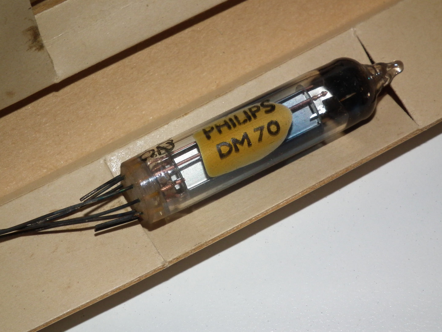 PHILIPS DM70 NOS NIB Tube Tuning Indicator Magic Eye DM 70