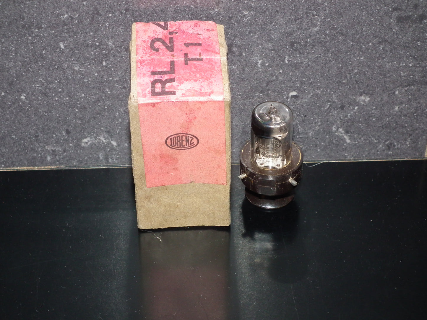 RL2.4T1 Lorenz Wehrmacht Triode NOS NEW