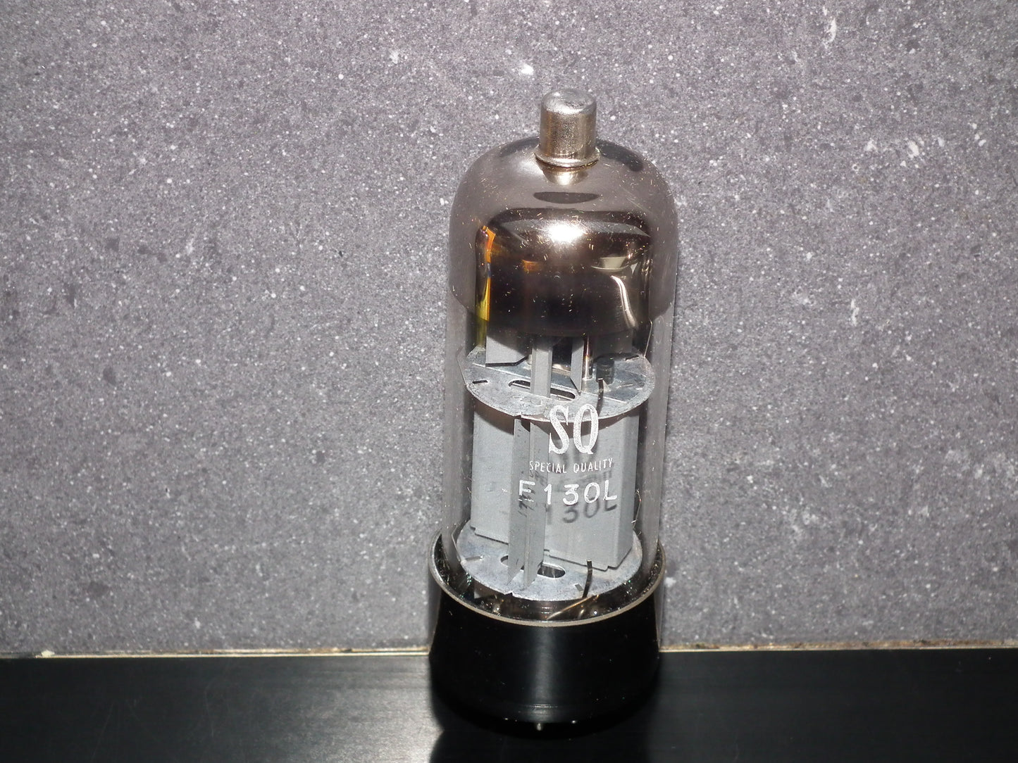 E130L Philips Valvo NOS NIB (7534)