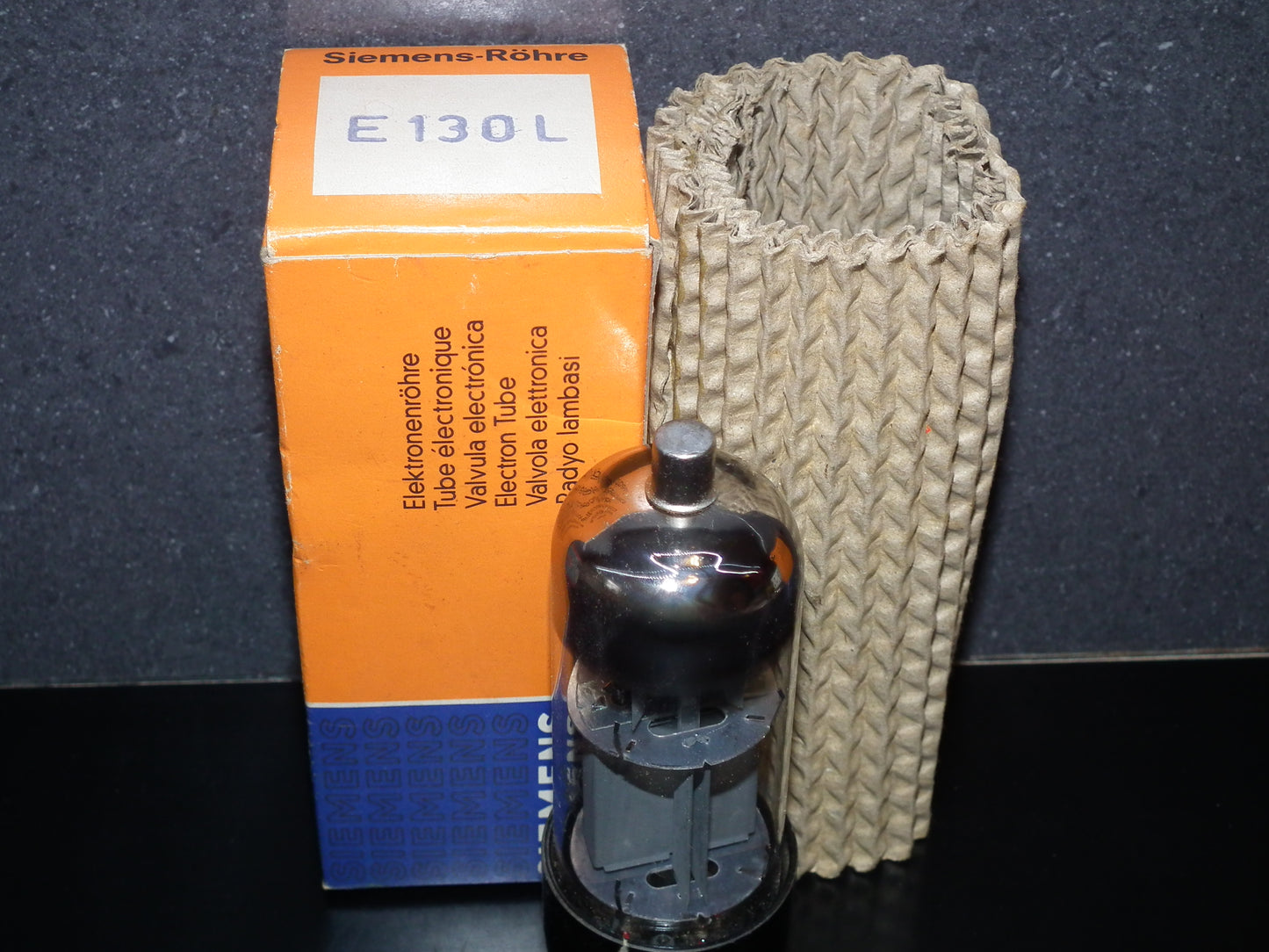 Siemens E130L Valvo NOS in original box (7534)