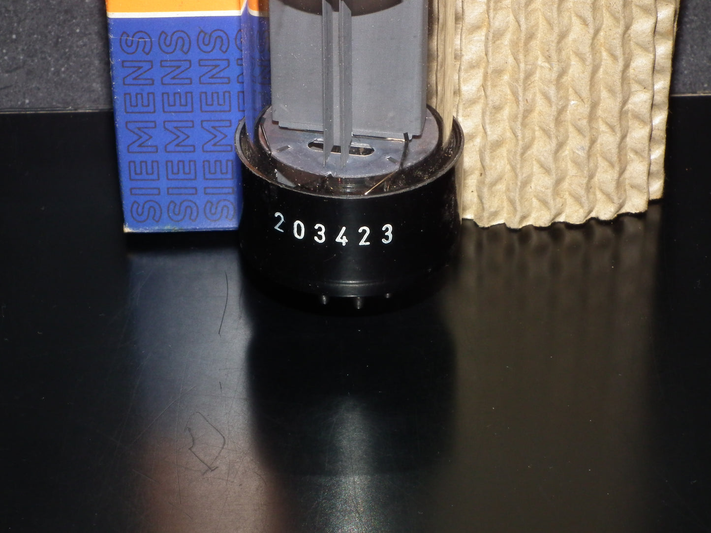 Siemens E130L Valvo NOS in original box (7534)