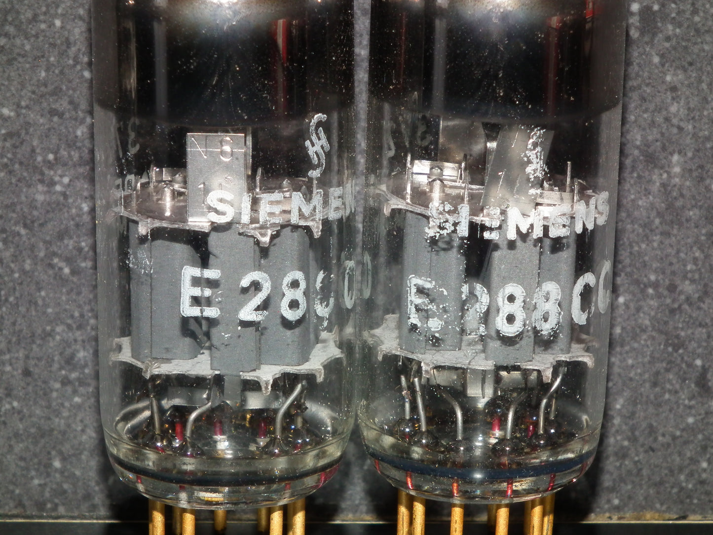 E288CC Siemens 8223 Platinum Matched Pair NOS Munich Tube Plant (Copy)