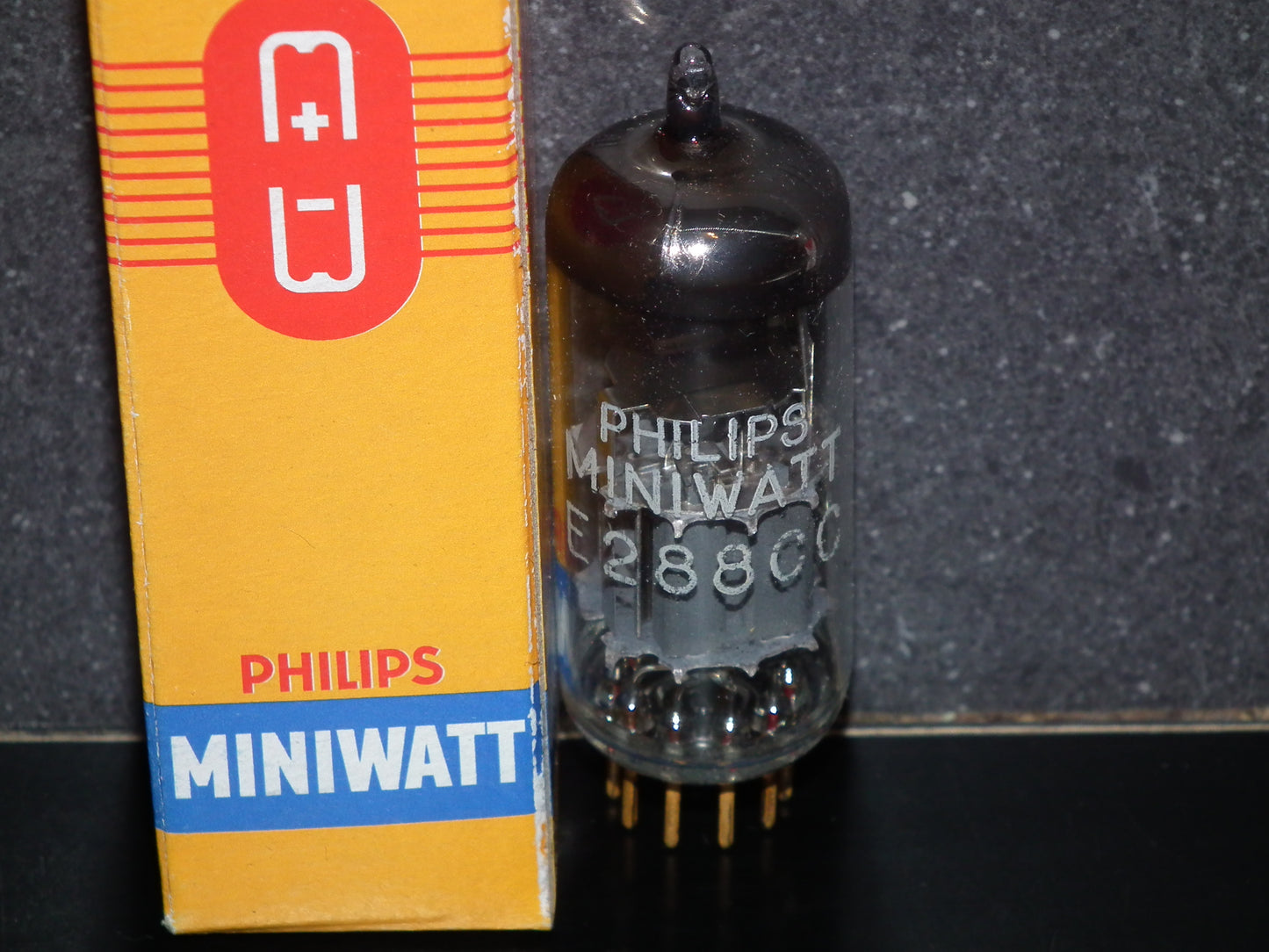 E288CC Siemens Philips 8223 NOS Munich Tube Plant Single