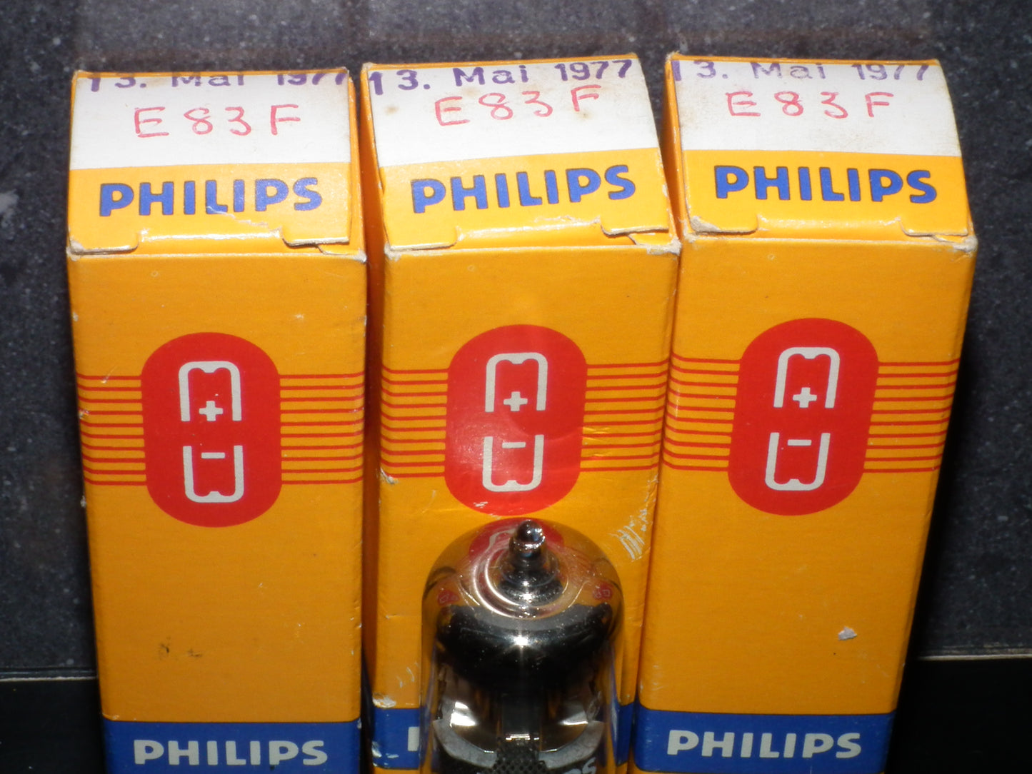 E83F Philips 6689 NOS NIB Heerlen Big round getter LOW Noise
