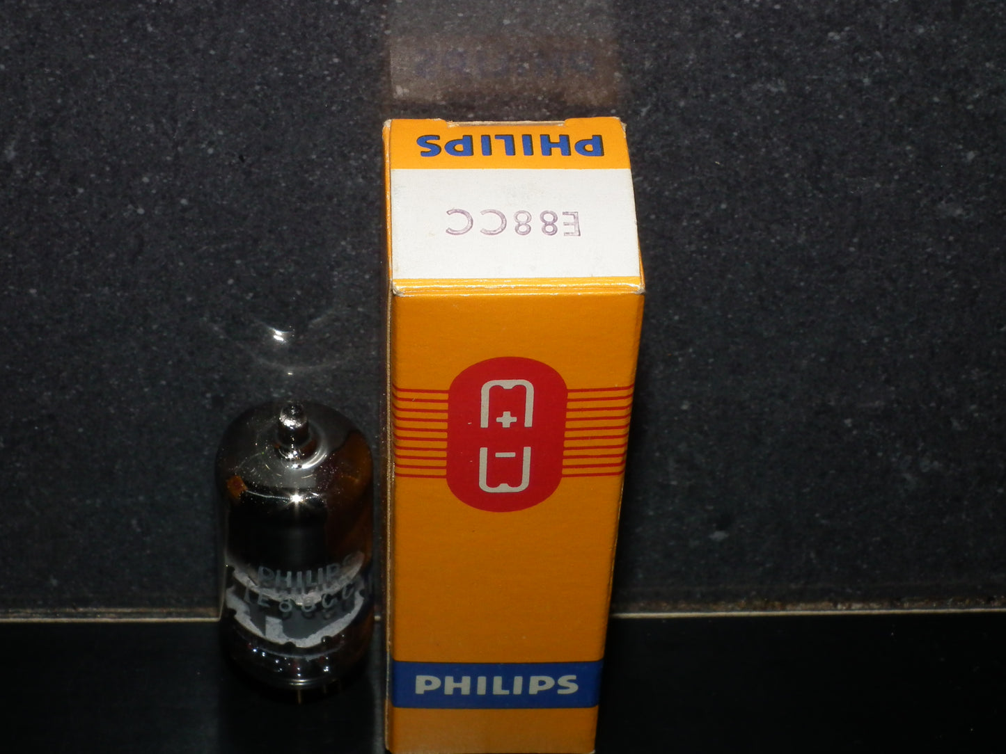 E88CC Philips 6922 Gold pins, perfectly balanced NOS NIB