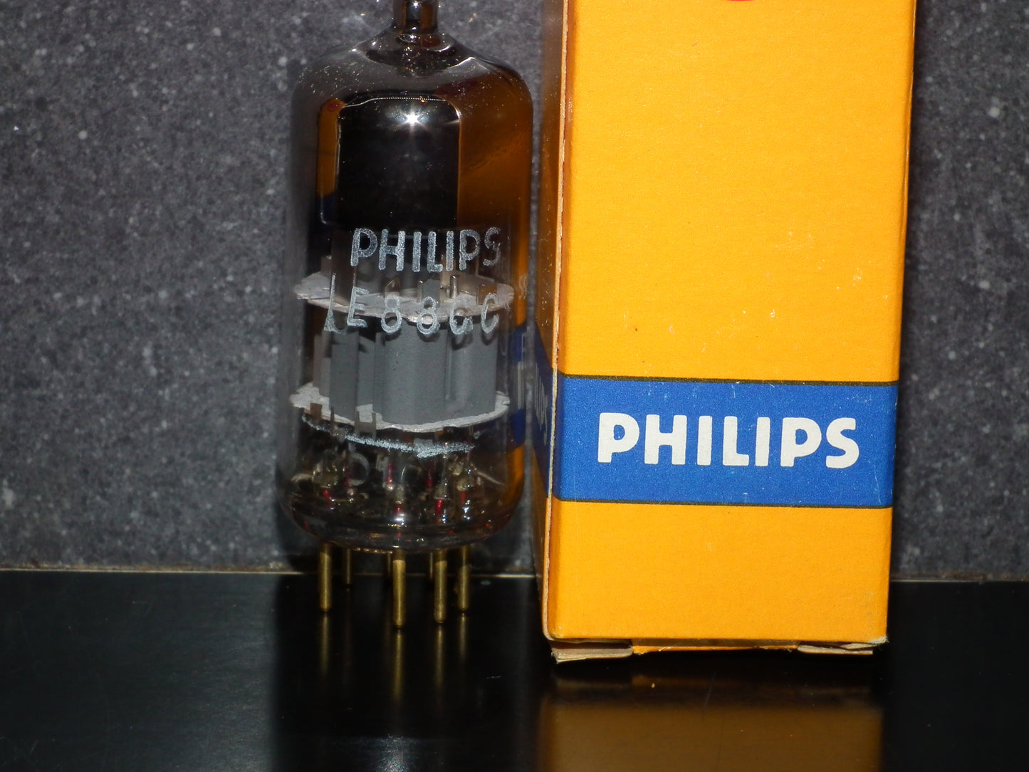 E88CC Philips 6922 Gold pins, perfectly balanced NOS NIB