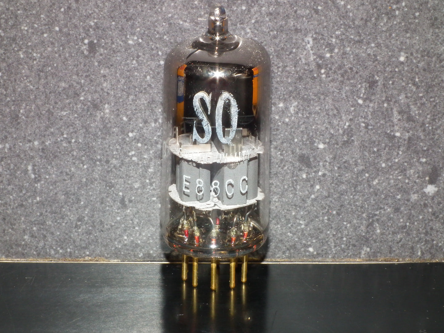 E88CC Philips 6922 Gold pins, perfectly balanced NOS NIB