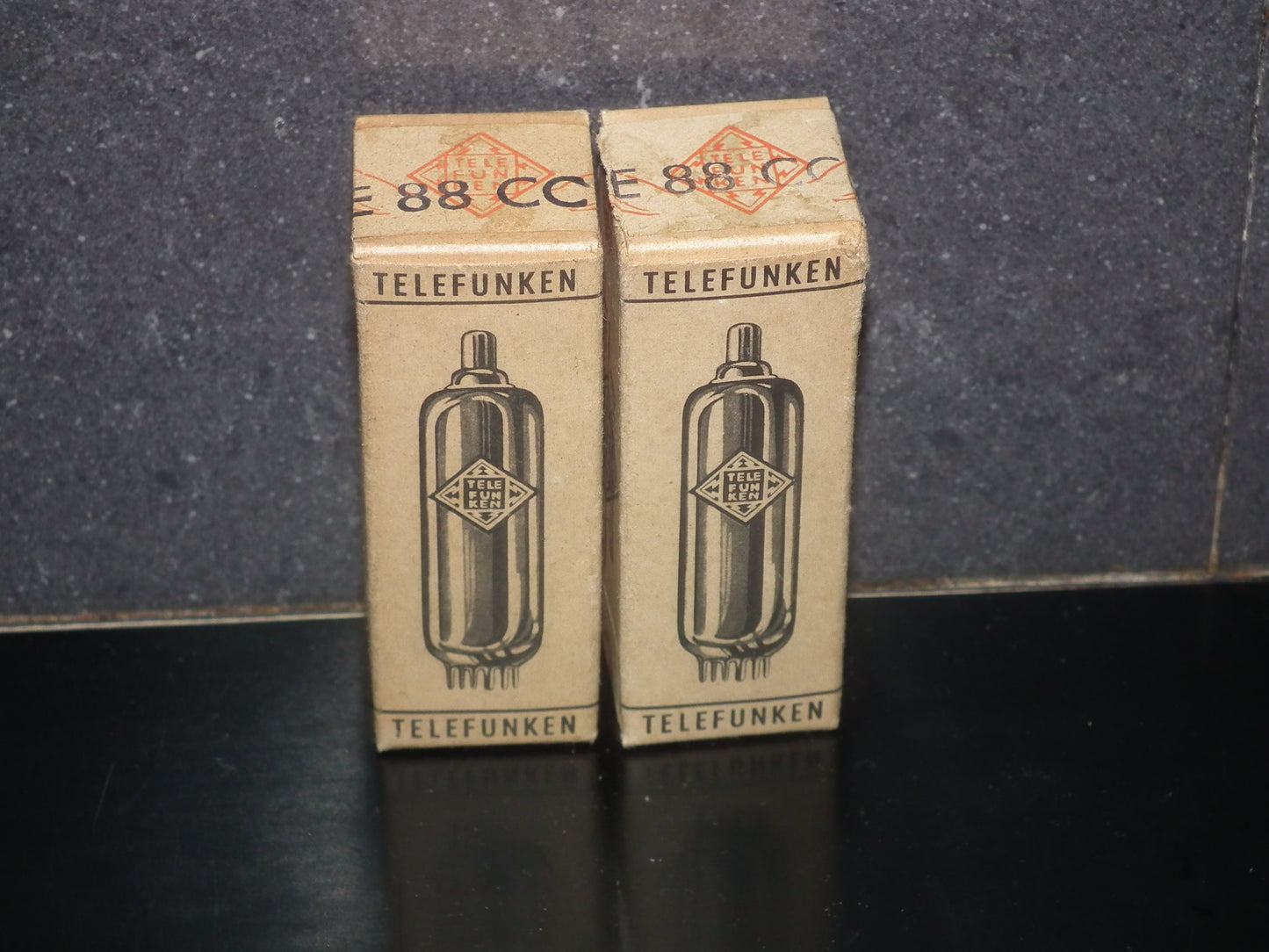 Pair (2 tubes) E88CC Telefunken 6922 NOS NIB BW Boxes - S E A L E D !!!
