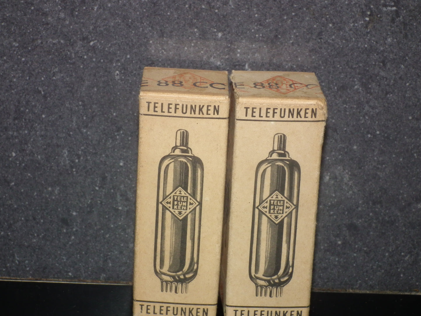 Pair (2 tubes) E88CC Telefunken 6922 NOS NIB BW Boxes - S E A L E D !!!