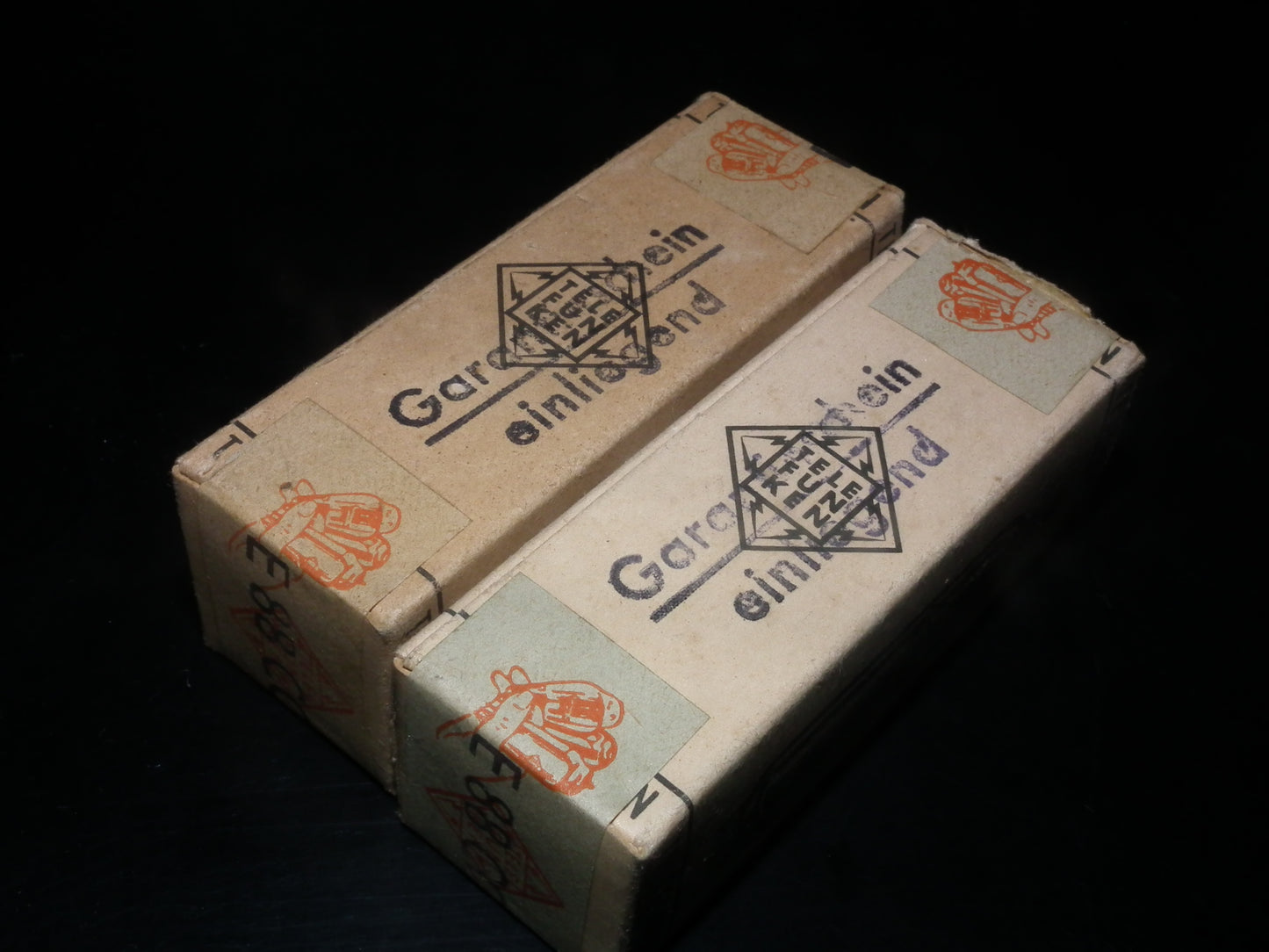Pair (2 tubes) E88CC Telefunken 6922 NOS NIB BW Boxes - S E A L E D !!!