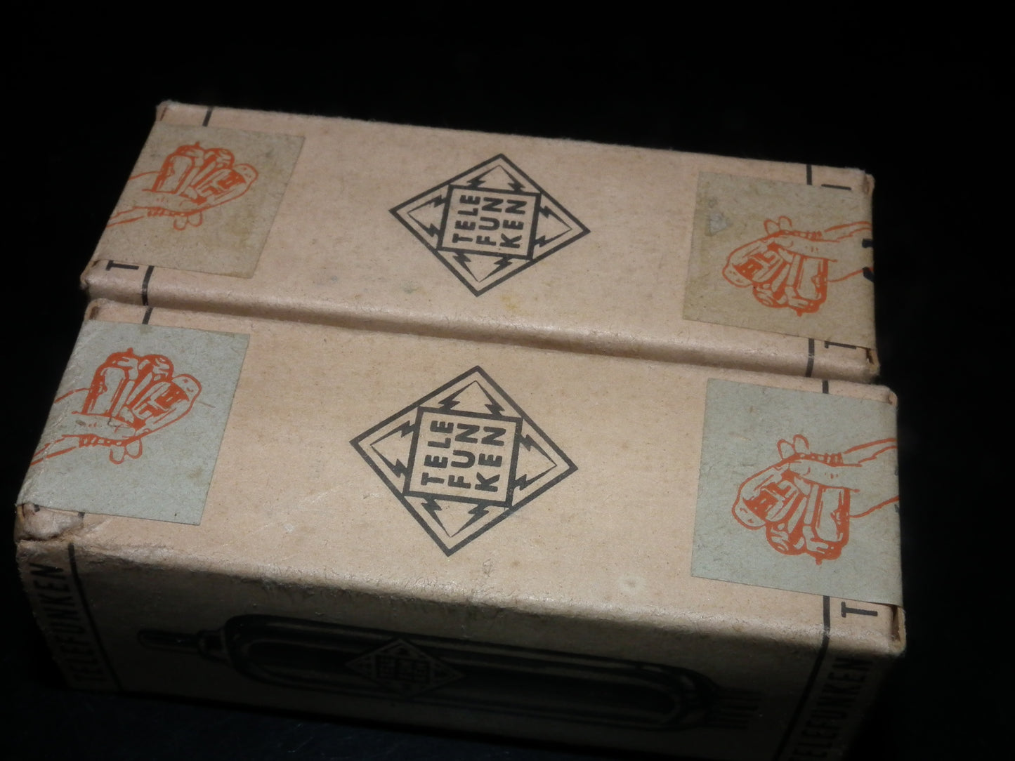 Pair (2 tubes) E88CC Telefunken 6922 NOS NIB BW Boxes - S E A L E D !!!