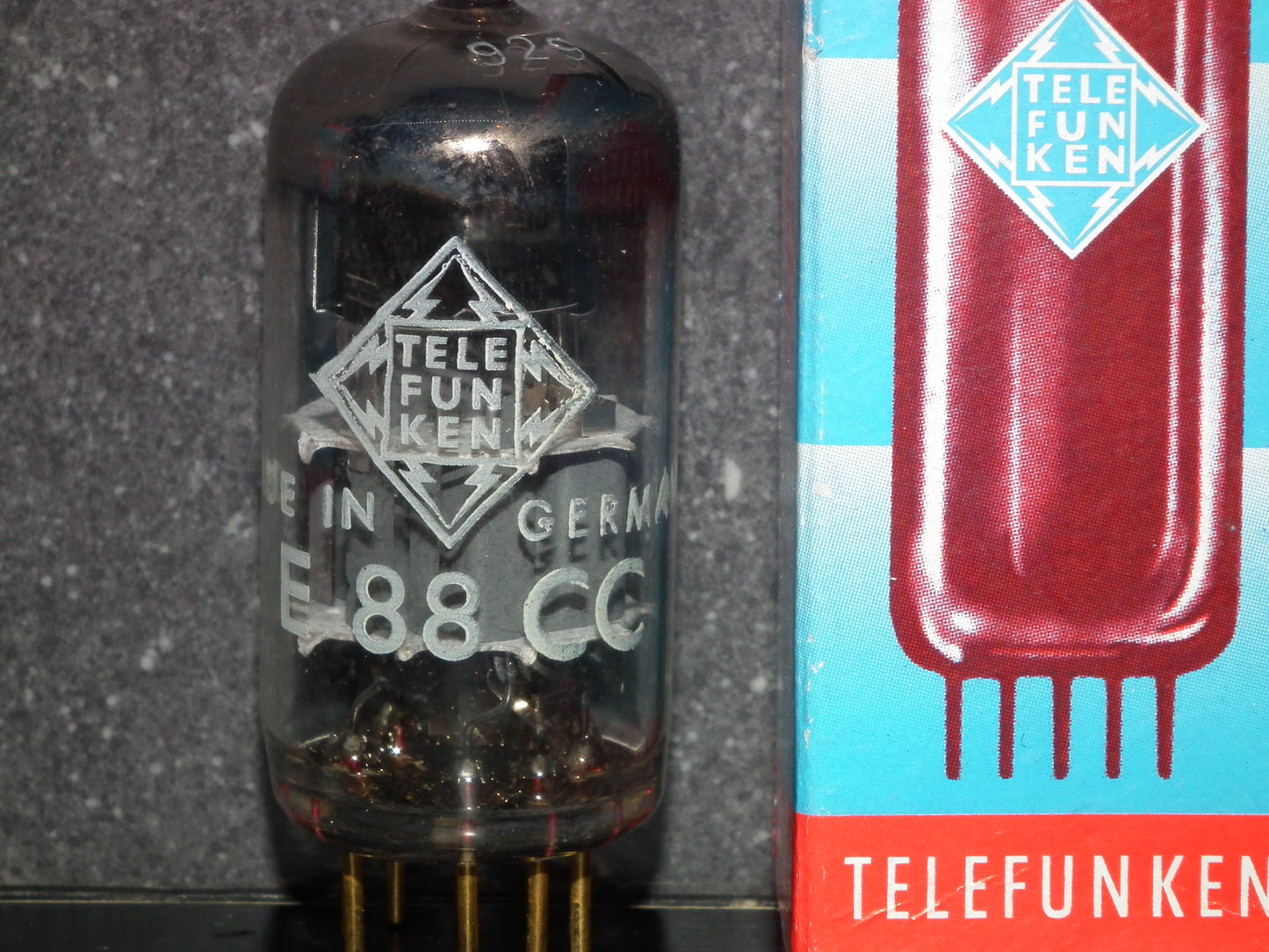 E88CC Telefunken 6922 Tested NOS 140% Diamond Bottom Ulm West Germany