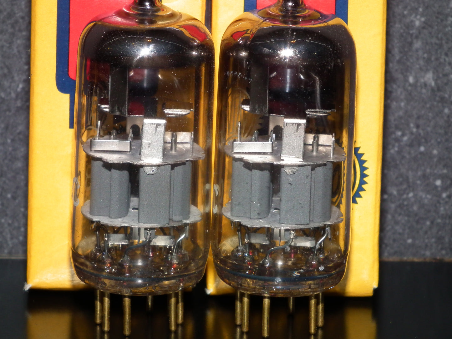 Matched Pair (2 tubes) E88CC Valvo 6922 NOS NIB Heerlen 60s ECC88 6DJ8