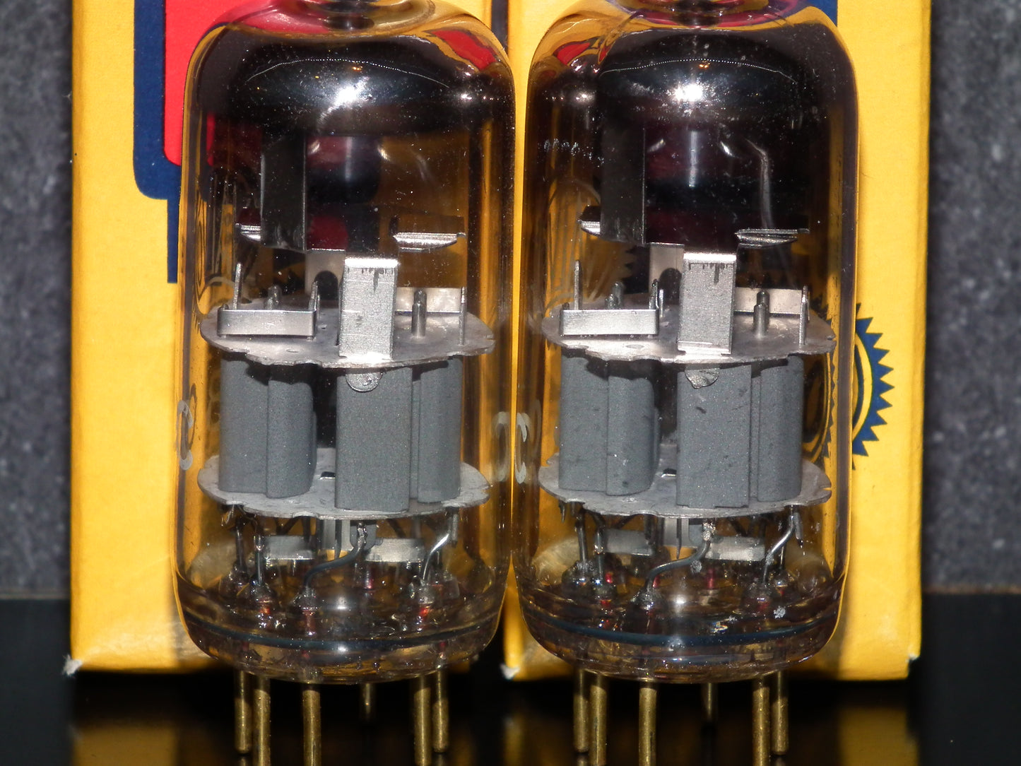 Matched Pair (2 tubes) E88CC Valvo 6922 NOS NIB Heerlen 60s ECC88 6DJ8
