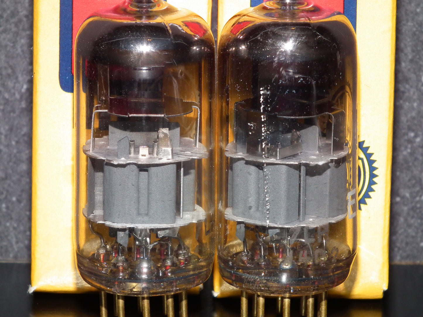 Matched Pair (2 tubes) E88CC Valvo 6922 NOS NIB Heerlen 60s ECC88 6DJ8