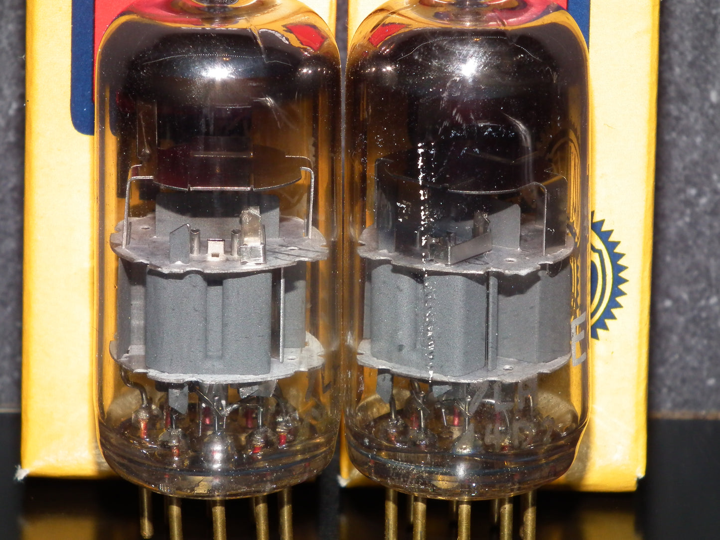 Matched Pair (2 tubes) E88CC Valvo 6922 NOS NIB Heerlen 60s ECC88 6DJ8