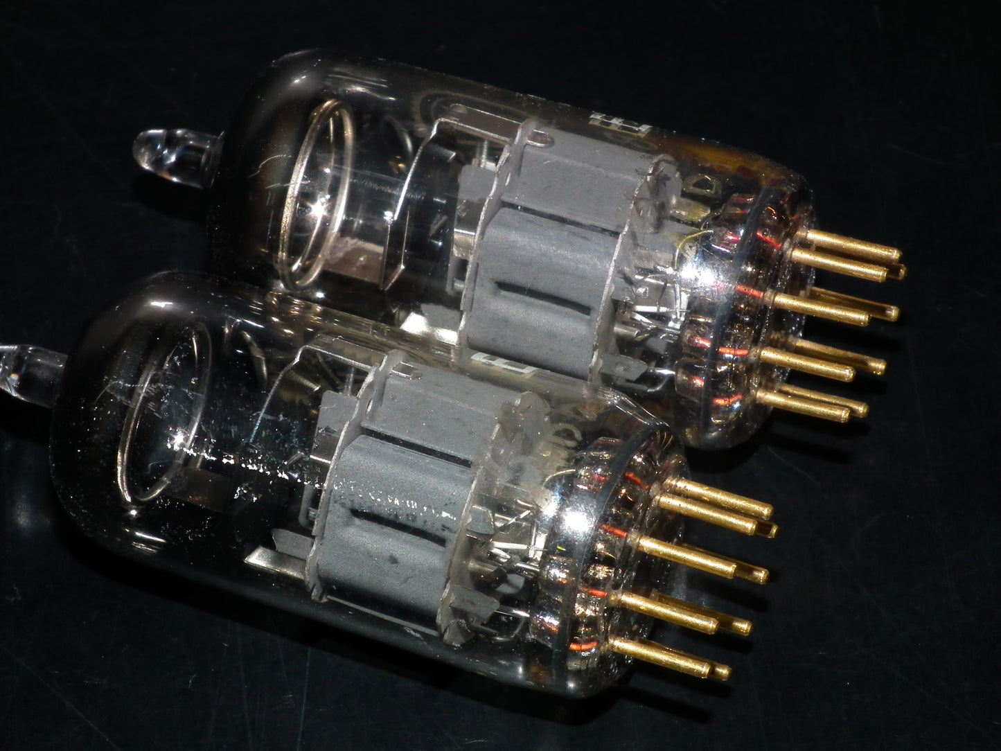 Matched Pair (2 tubes) E88CC Valvo 6922 NOS NIB Heerlen 60s ECC88 6DJ8