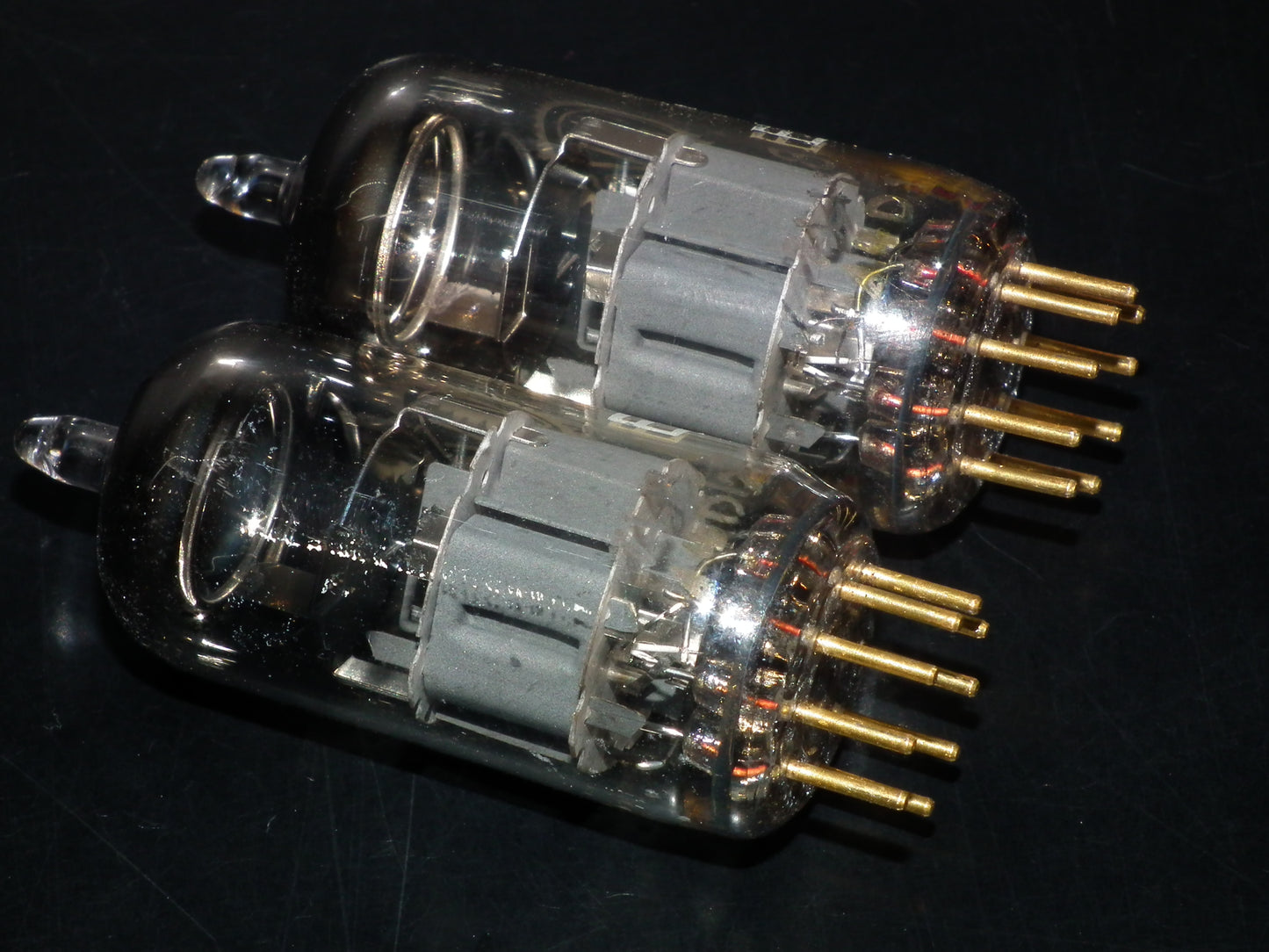 Matched Pair (2 tubes) E88CC Valvo 6922 NOS NIB Heerlen 60s ECC88 6DJ8