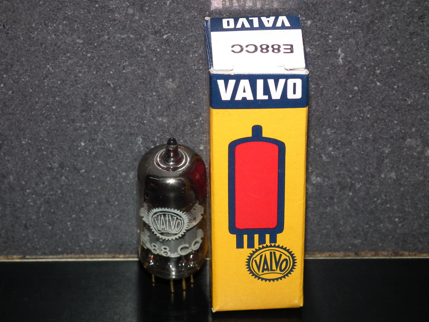 E88CC Valvo 6922 NOS NIB Heerlen 60s ECC88 6DJ8 Single Tube