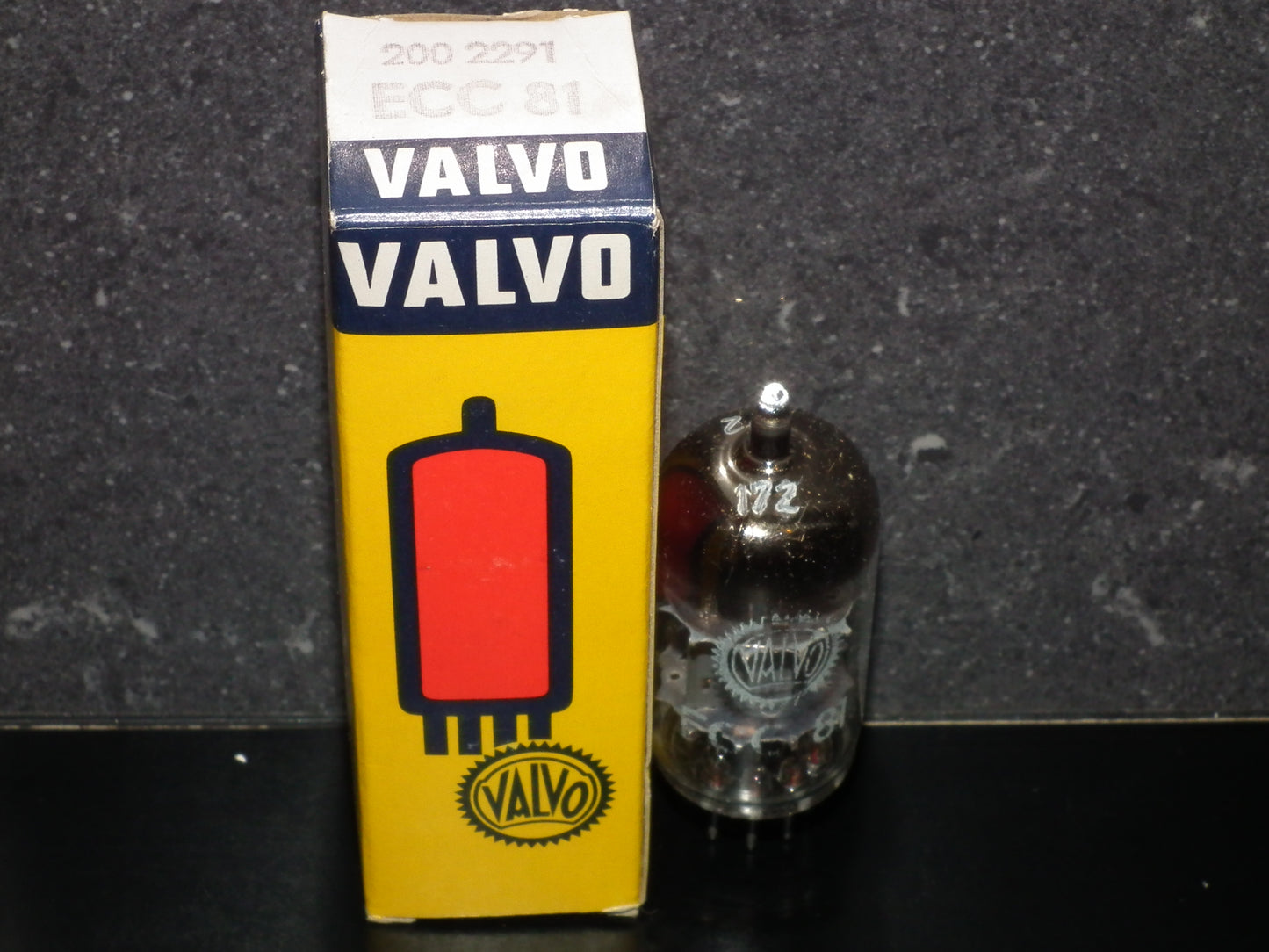 ECC81 Valvo 12AT7 NOS NIB