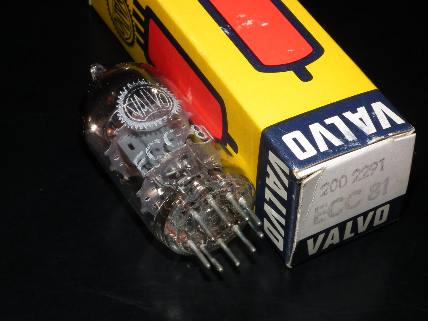 ECC81 Valvo 12AT7 NOS NIB