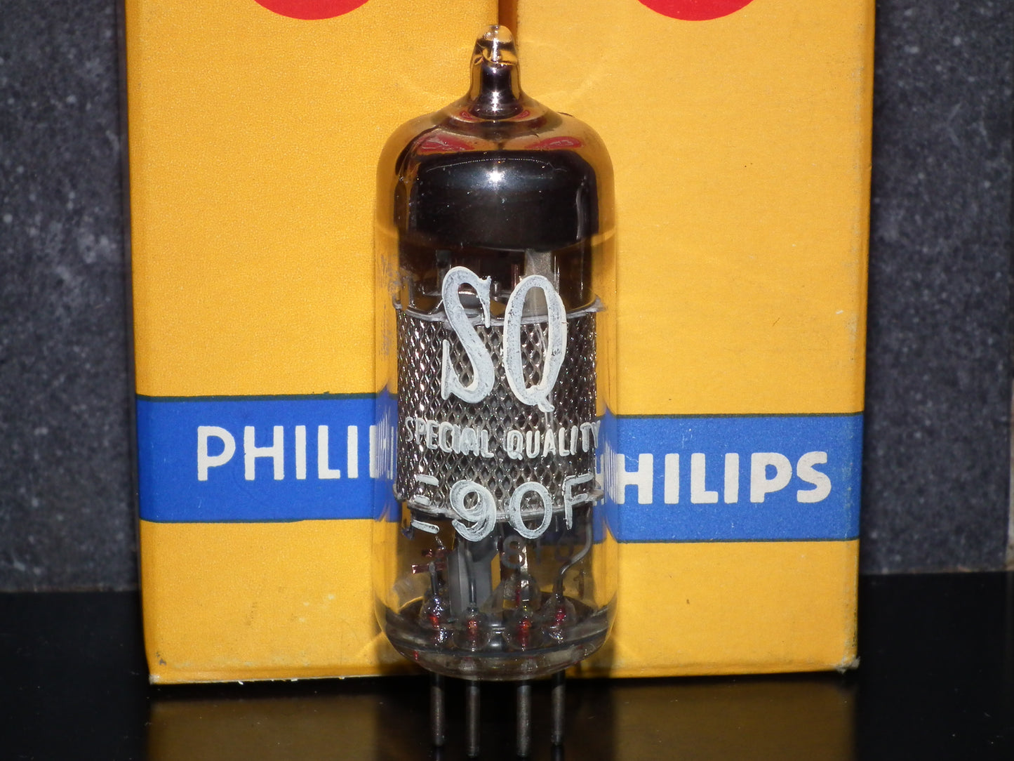 E90F Philips 7693 NOS NIB Heerlen Holland plant