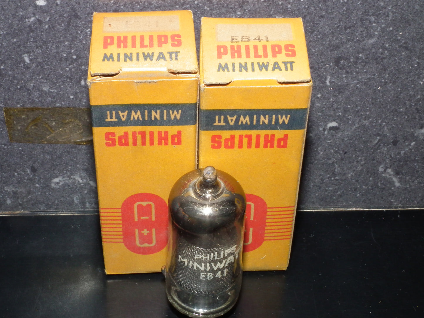EB41 Vlavo Philips NOS NIB Diode
