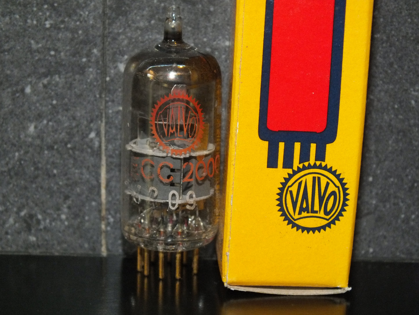 ECC2000 Valvo NOS Double Triode