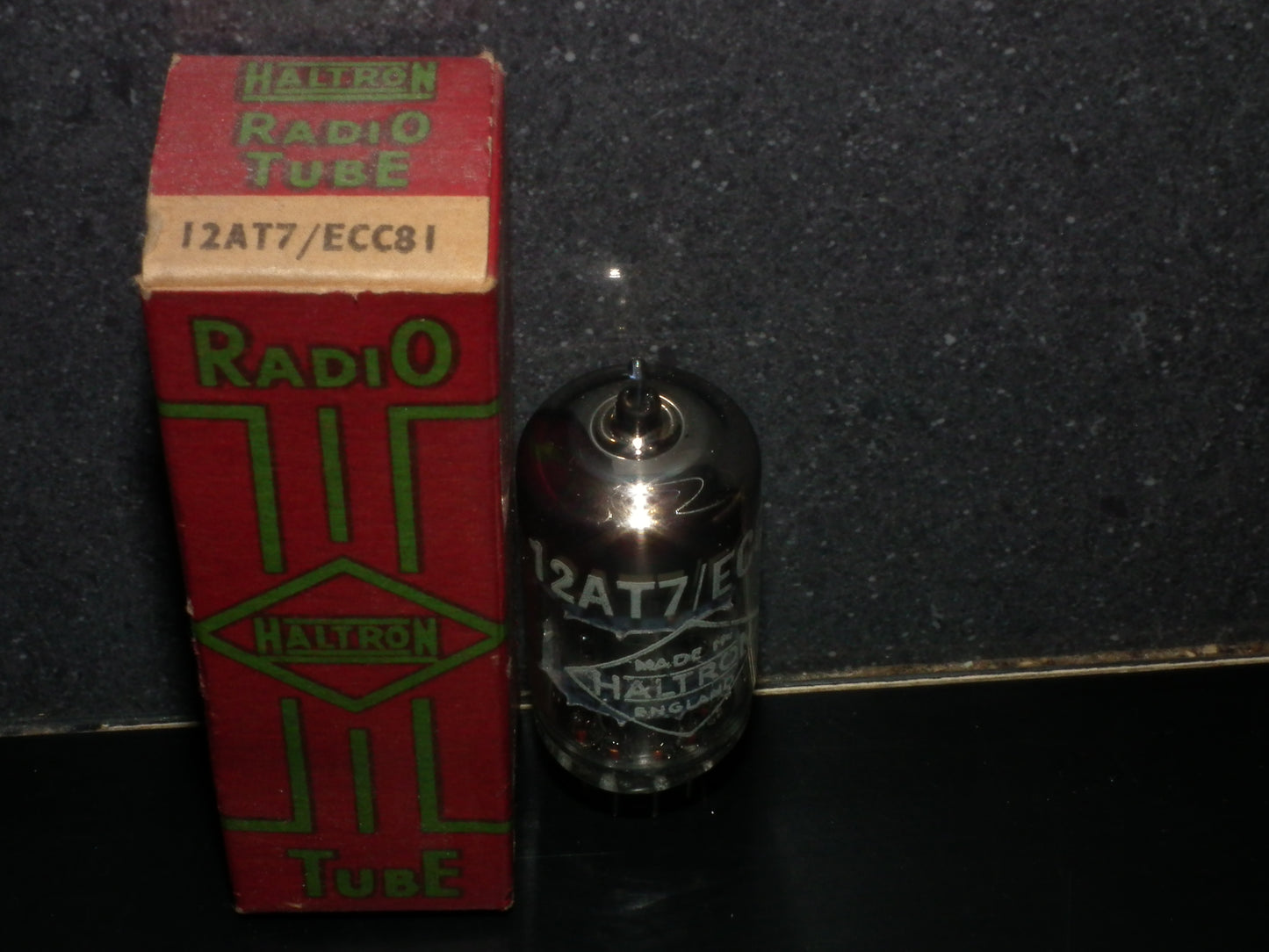 HALTRON UK ECC81 12AT7 Black Anodes Gold Grids Copper Side Rods