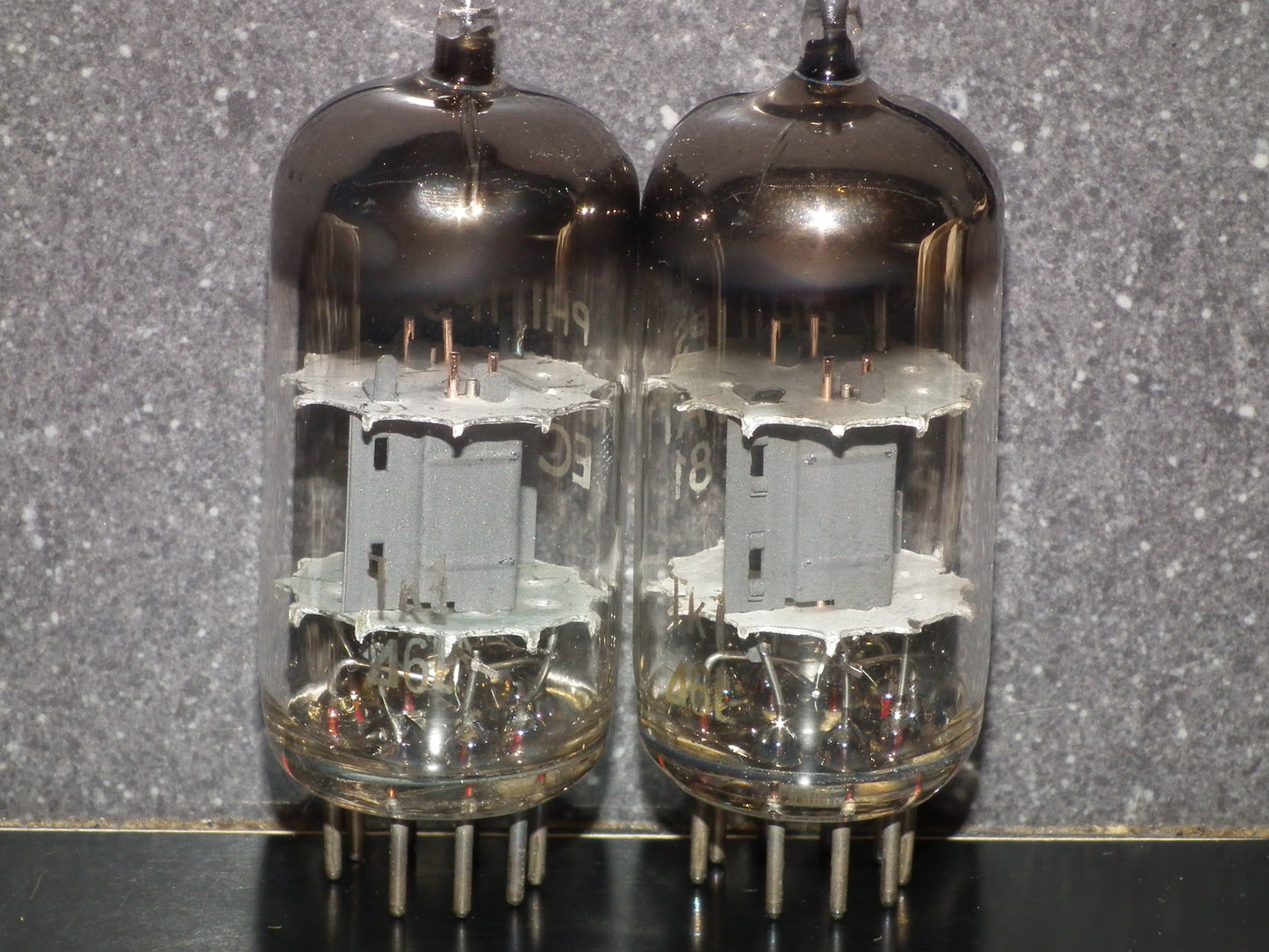 ECC81 12AT7 Philips Holland Flat Foil Crossbar D Getter Matched Pair Tk1