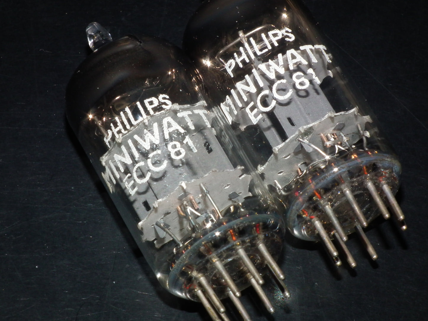 ECC81 12AT7 Philips Holland Flat Foil Crossbar D Getter Matched Pair Tk1