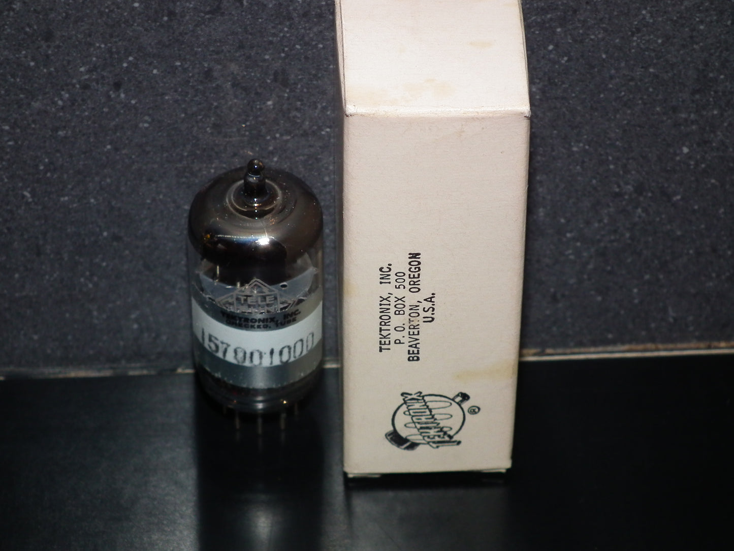 ECC81 Telefunken 12AT7 selected for Tektronix NOS Berlin