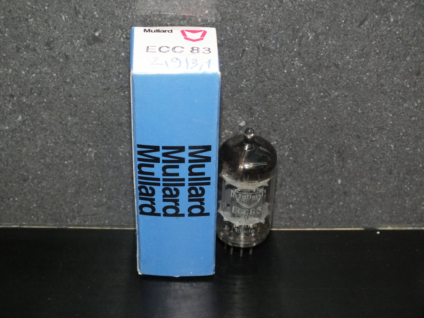 One (1 pcs) ECC83 Mullard Blackburn 12AX7 NOS Long Anodes Strong